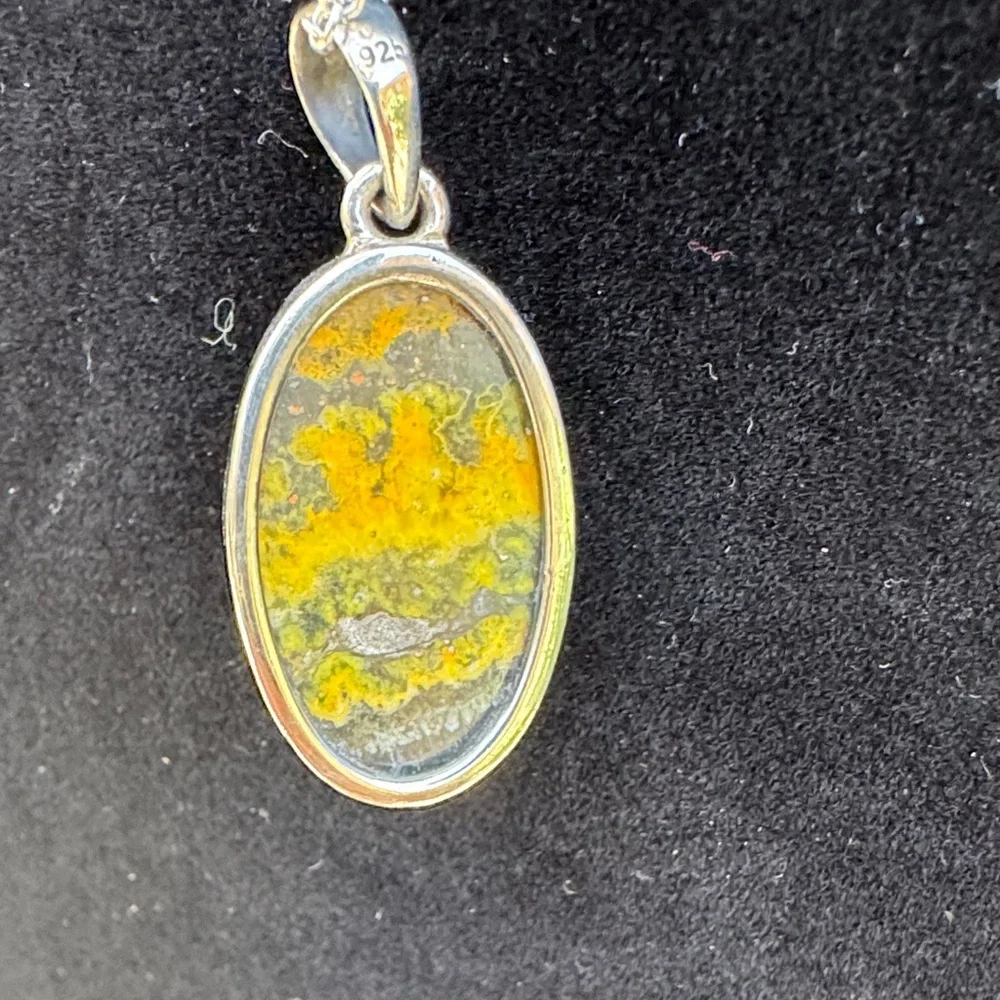 Elegant 925 Silver Bumblebee Jasper Pendant - Picture 4 of 6